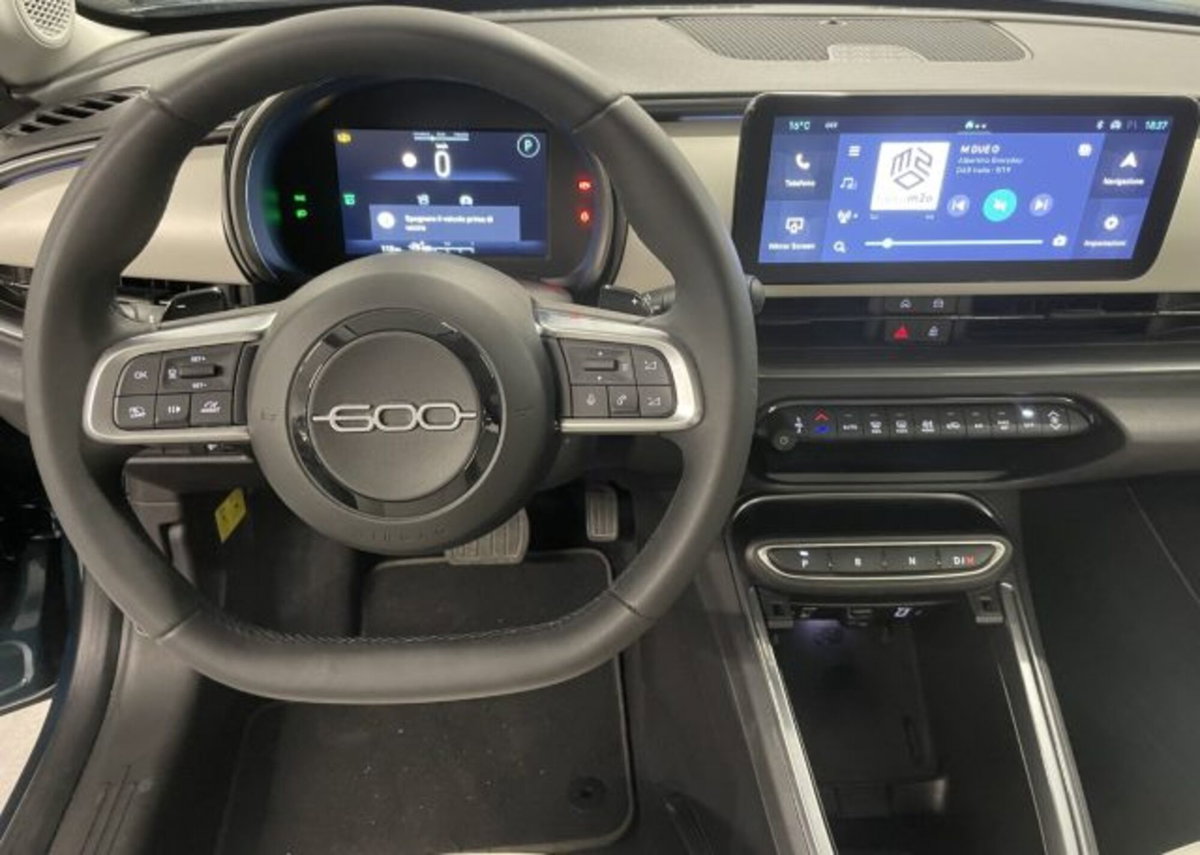 Fiat 600 1.2 hybrid La Prima 110cv auto (2)