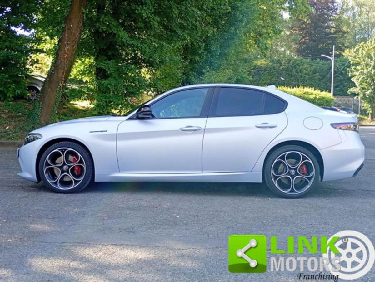 Alfa Romeo Giulia 2.0 Turbo 280 CV AT8 AWD Q4 Estrema (10)