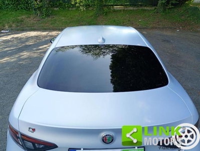 Alfa Romeo Giulia 2.0 Turbo 280 CV AT8 AWD Q4 Ti (14)