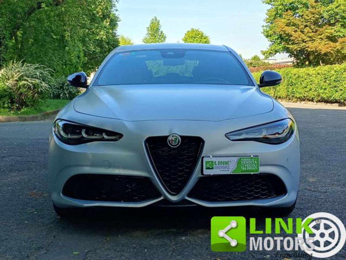 Alfa Romeo Giulia 2.0 Turbo 280 CV AT8 AWD Q4 Estrema (2)