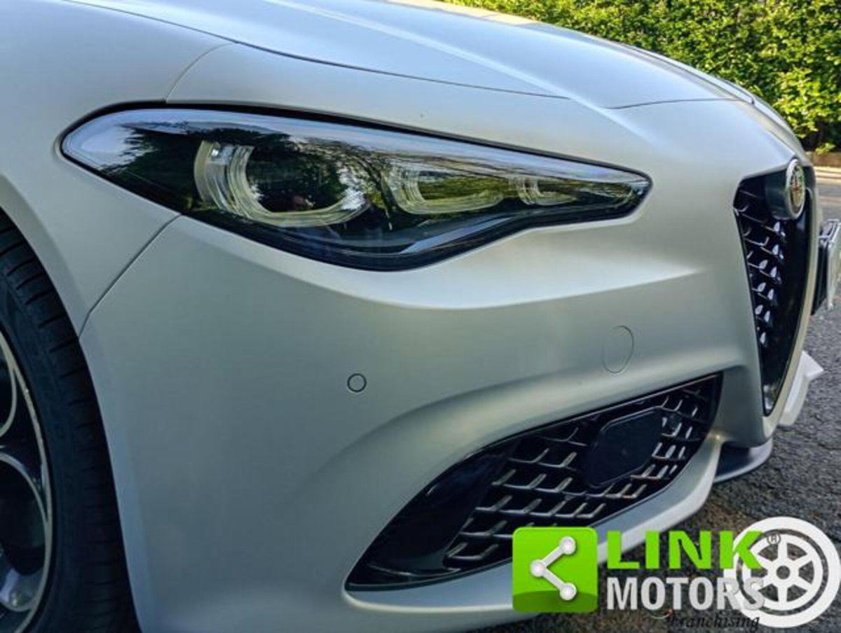 Alfa Romeo Giulia 2.0 Turbo 280 CV AT8 AWD Q4 Estrema (3)