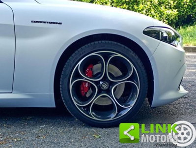Alfa Romeo Giulia 2.0 Turbo 280 CV AT8 AWD Q4 Ti (5)