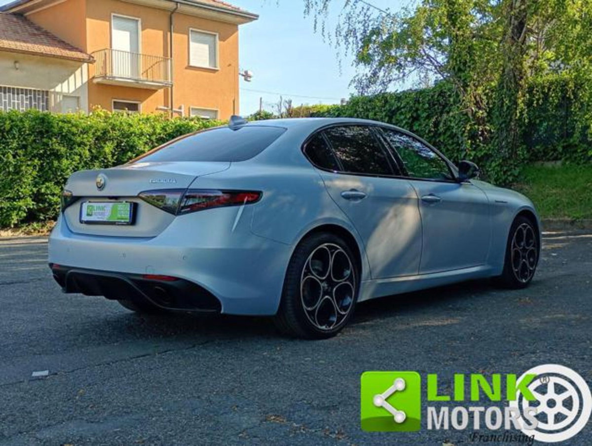 Alfa Romeo Giulia 2.0 Turbo 280 CV AT8 AWD Q4 Estrema (7)