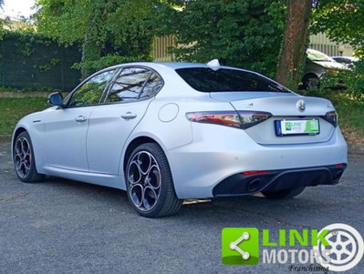 Alfa Romeo Giulia 2.0 Turbo 280 CV AT8 AWD Q4 Ti (9)