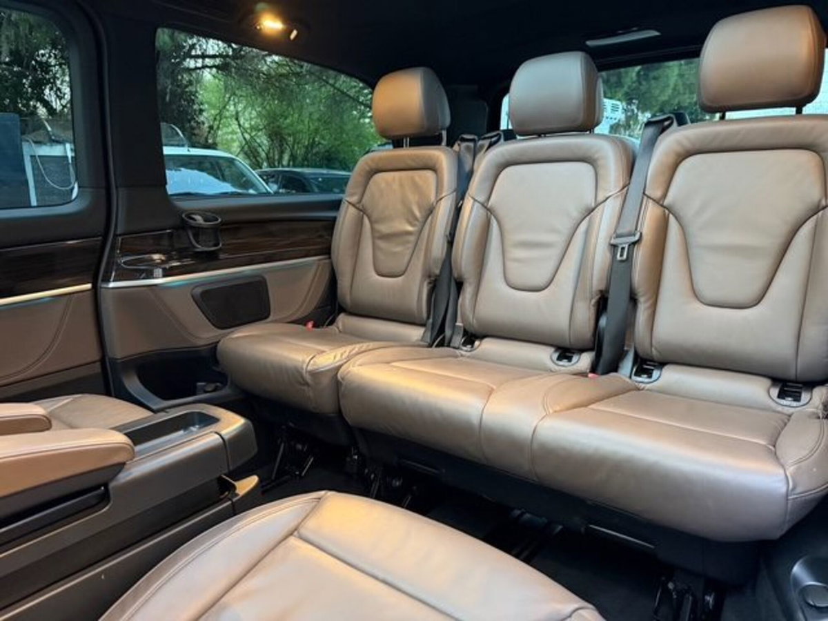 Mercedes-Benz Classe V Extralong 300 d Exclusive auto (12)