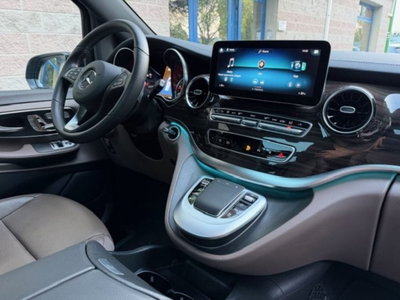 Mercedes-Benz Classe V Extralong 300 d Exclusive auto (13)