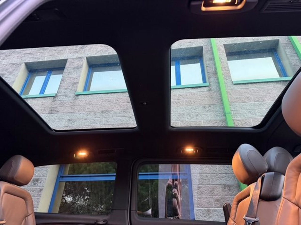 Mercedes-Benz Classe V Extralong 300 d Exclusive auto (18)