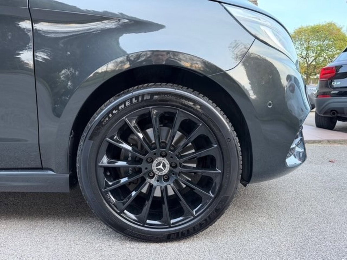 Mercedes-Benz Classe V Extralong 300 d Exclusive auto (3)