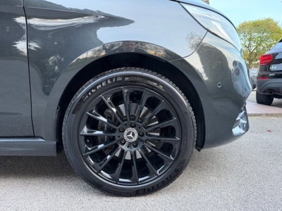 Mercedes-Benz Classe V Extralong 300 d Exclusive auto (3)