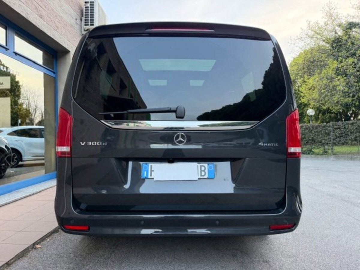 Mercedes-Benz Classe V Extralong 300 d Exclusive auto (5)