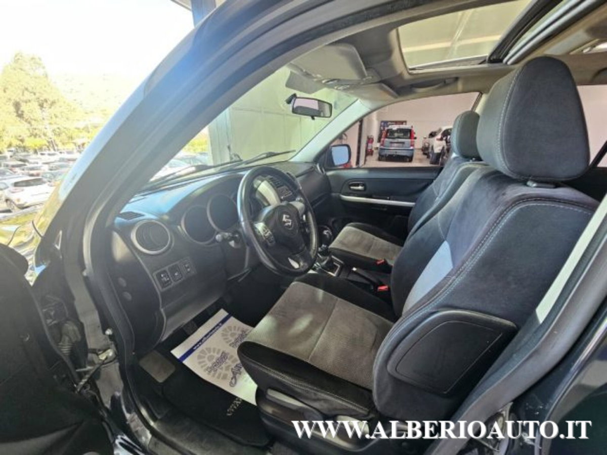 Suzuki Grand Vitara 1.9 DDiS 5 porte Executive (14)