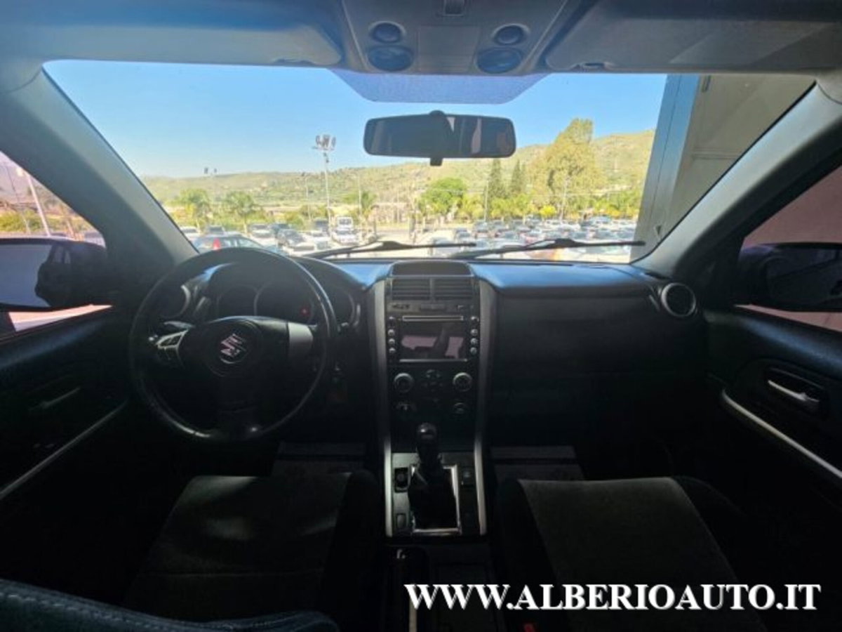 Suzuki Grand Vitara 1.9 DDiS 5 porte Executive (18)