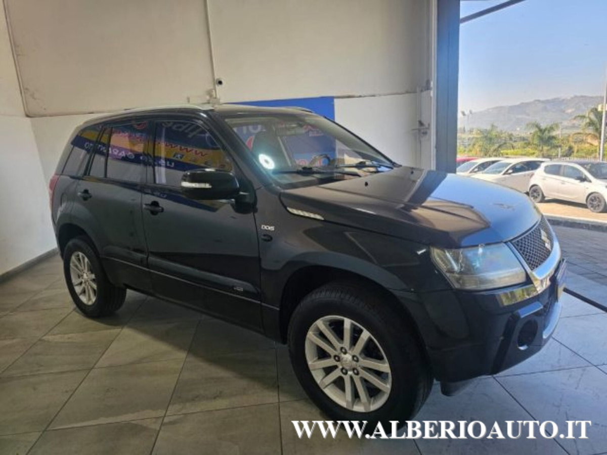 Suzuki Grand Vitara 1.9 DDiS 5 porte Executive (2)