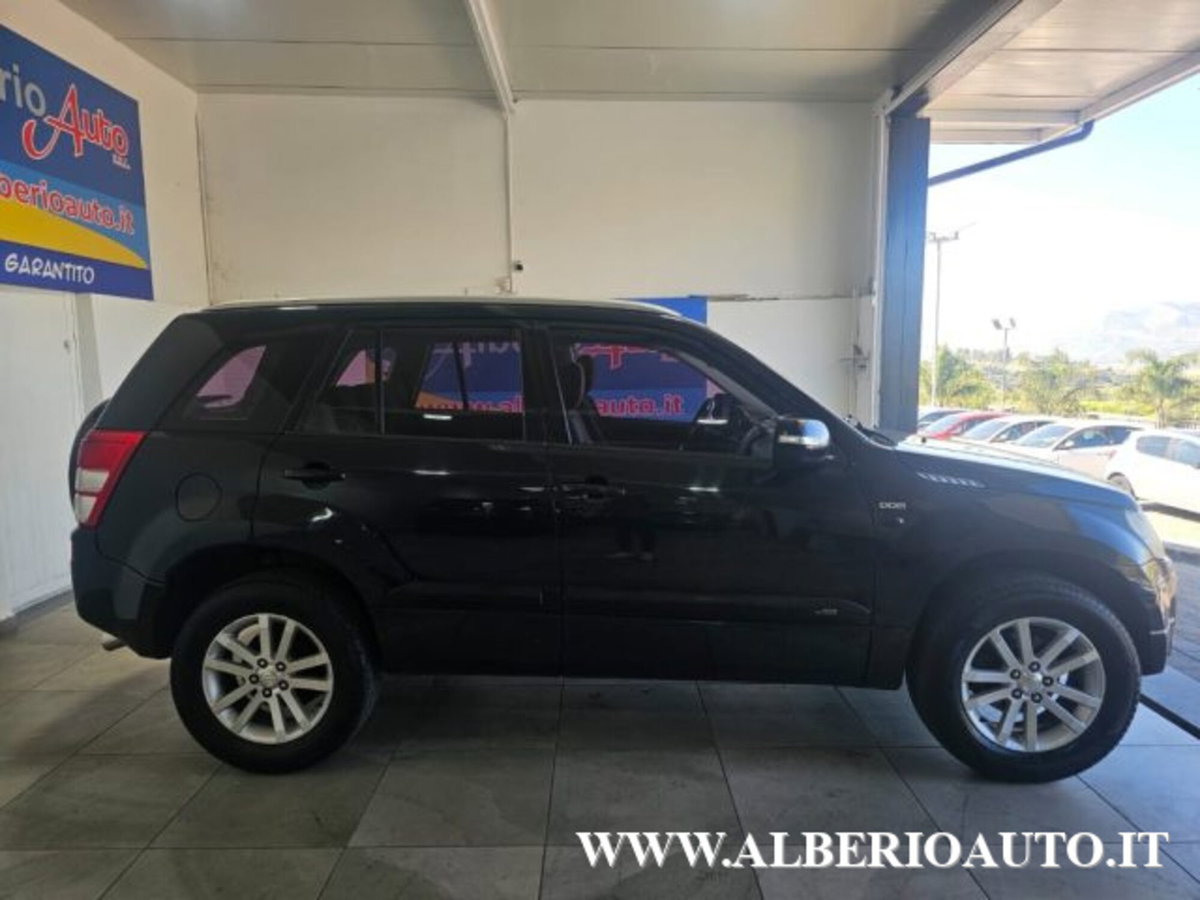 Suzuki Grand Vitara 1.9 DDiS 5 porte Executive (3)