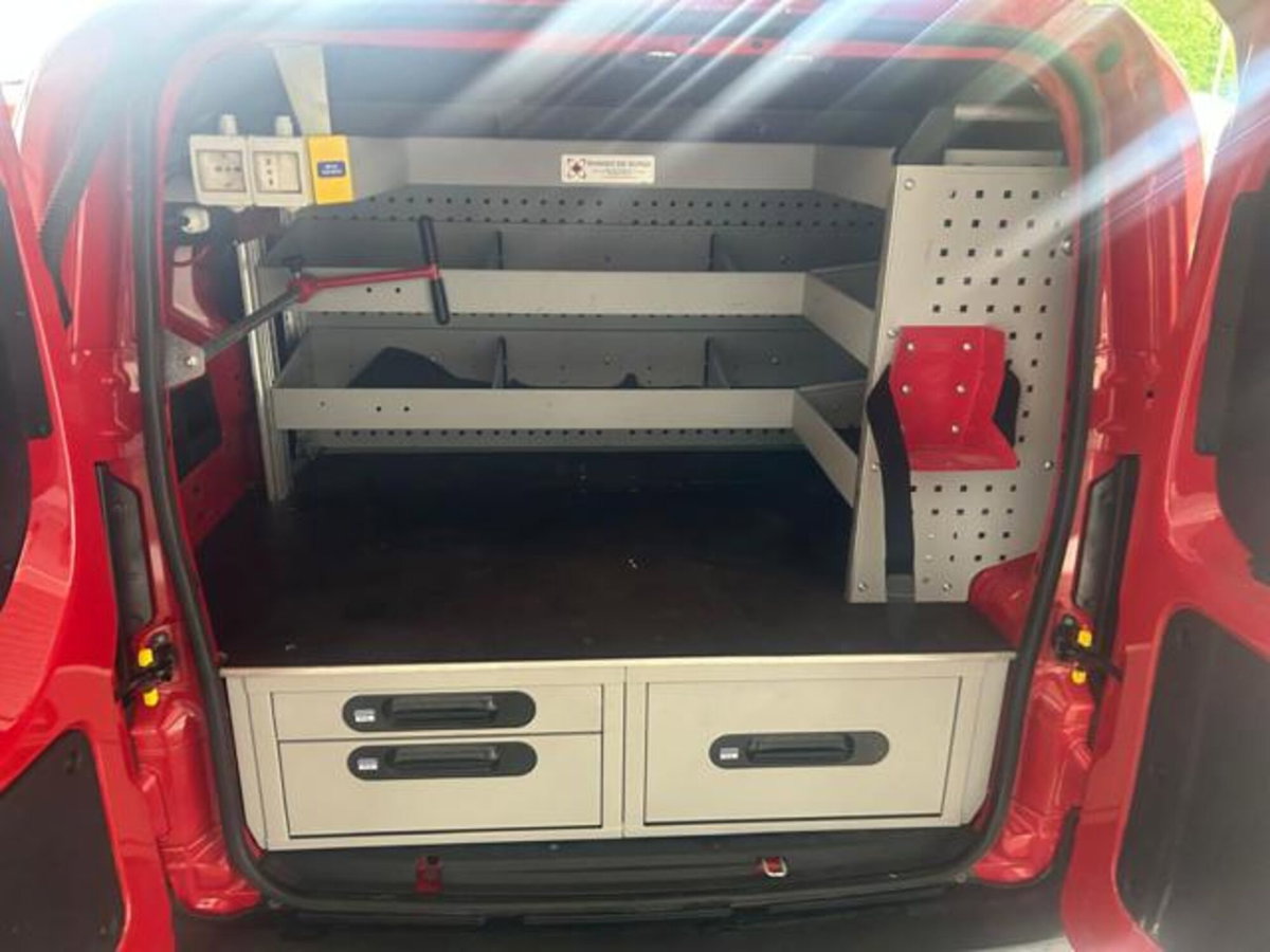 Fiat Fiorino Furgone cargo 1.3 mjt 95cv Adventure (9)
