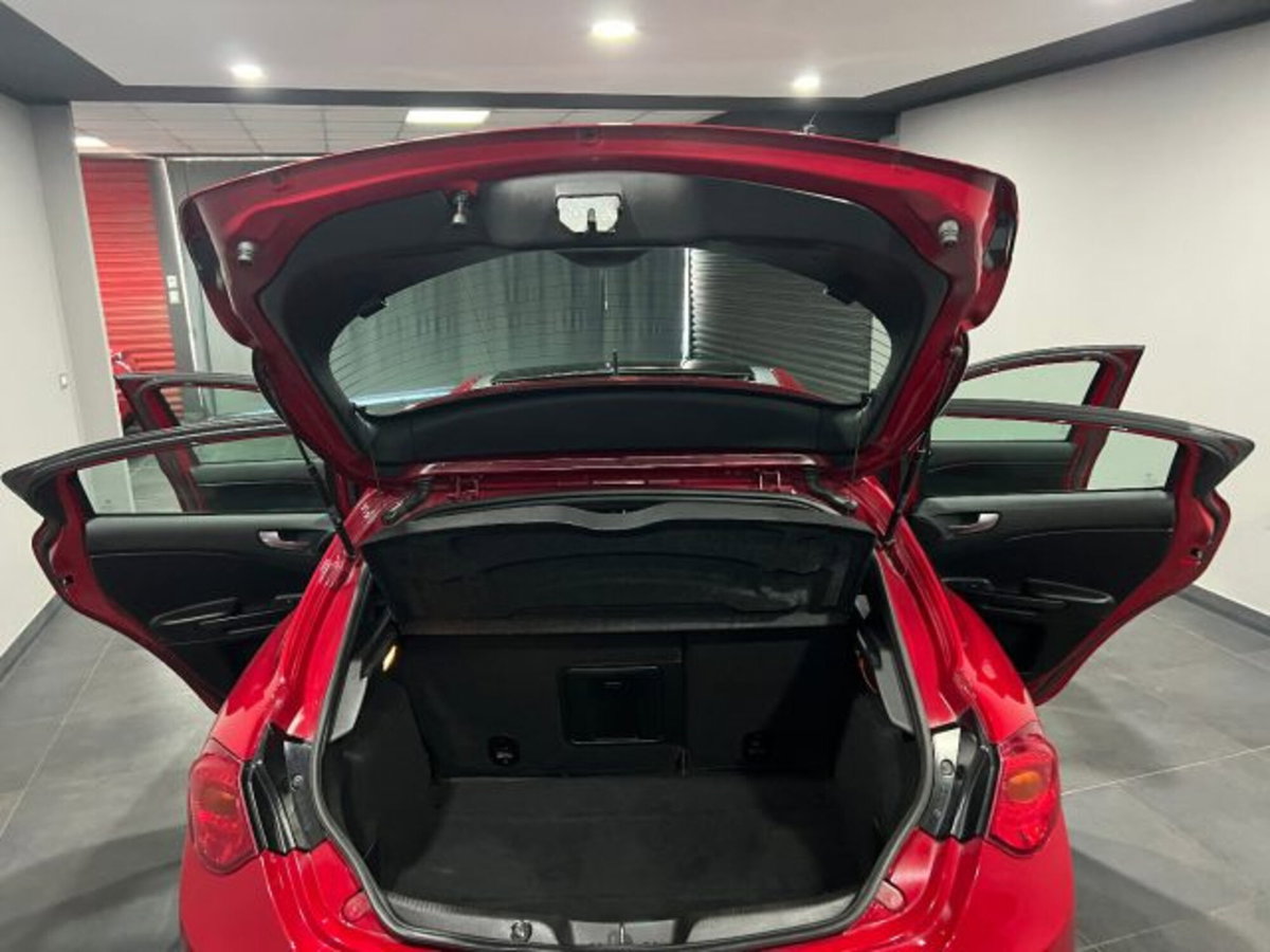 Alfa Romeo Giulietta 1.6 JTDm Super 120cv (11)