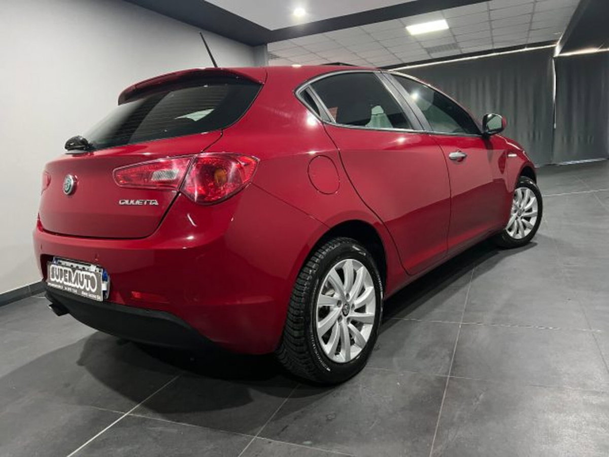 Alfa Romeo Giulietta 1.6 JTDm Super 120cv (6)