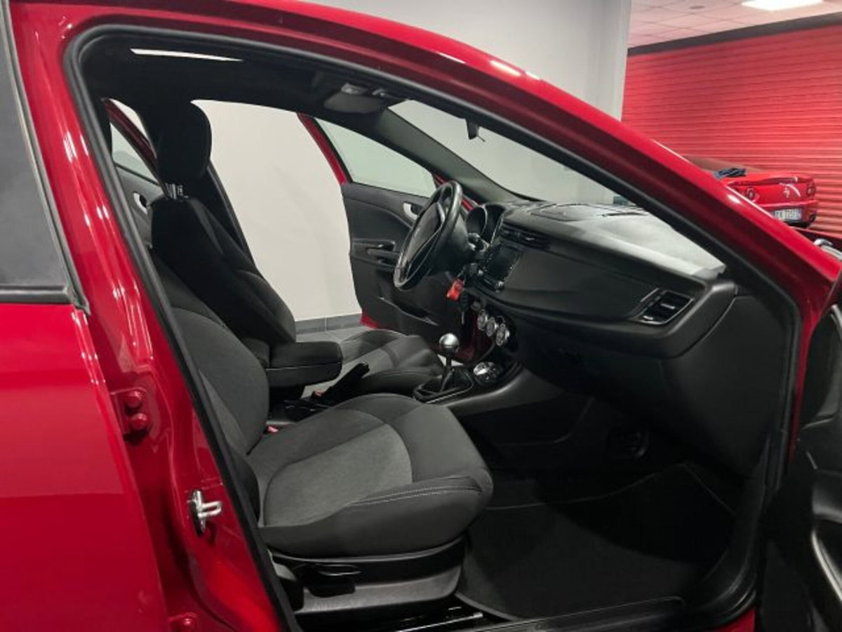 Alfa Romeo Giulietta 1.6 JTDm Super 120cv (8)