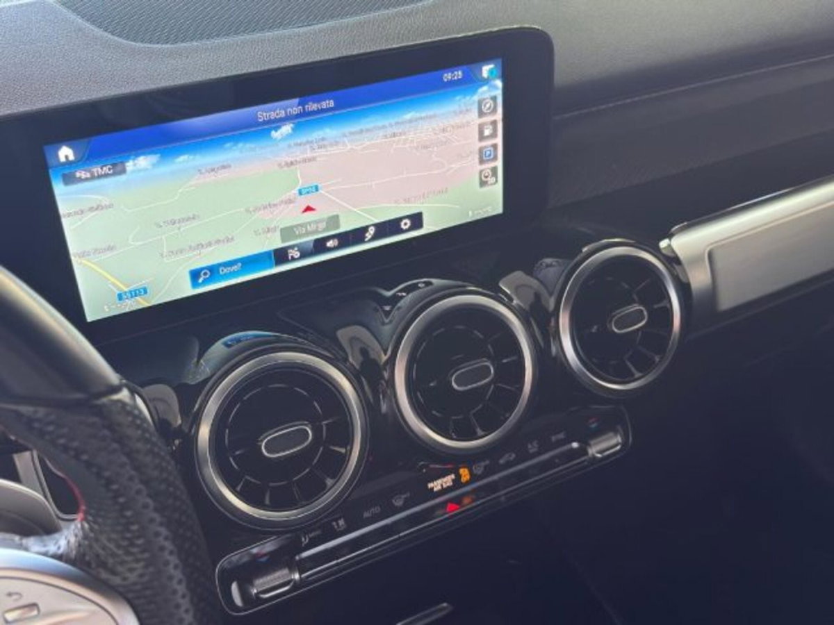 Mercedes-Benz GLB 200 d Automatic Premium (15)