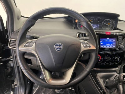 Lancia Ypsilon 1.2 69 CV 5 porte Gold (17)