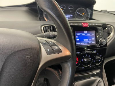 Lancia Ypsilon 1.2 69 CV 5 porte Gold (20)