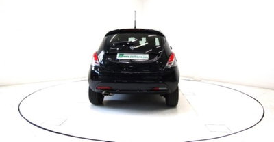 Lancia Ypsilon 1.2 69 CV 5 porte Gold (4)