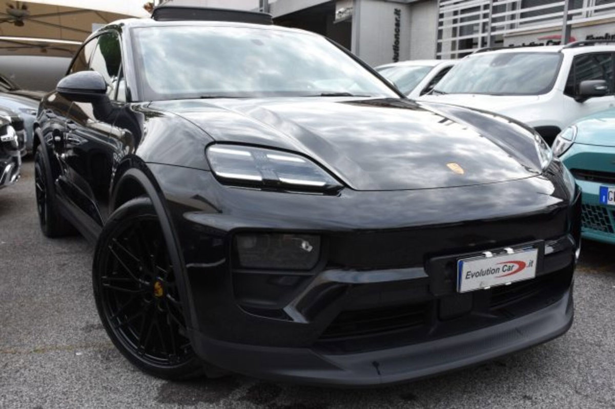Porsche Macan 4 (2)