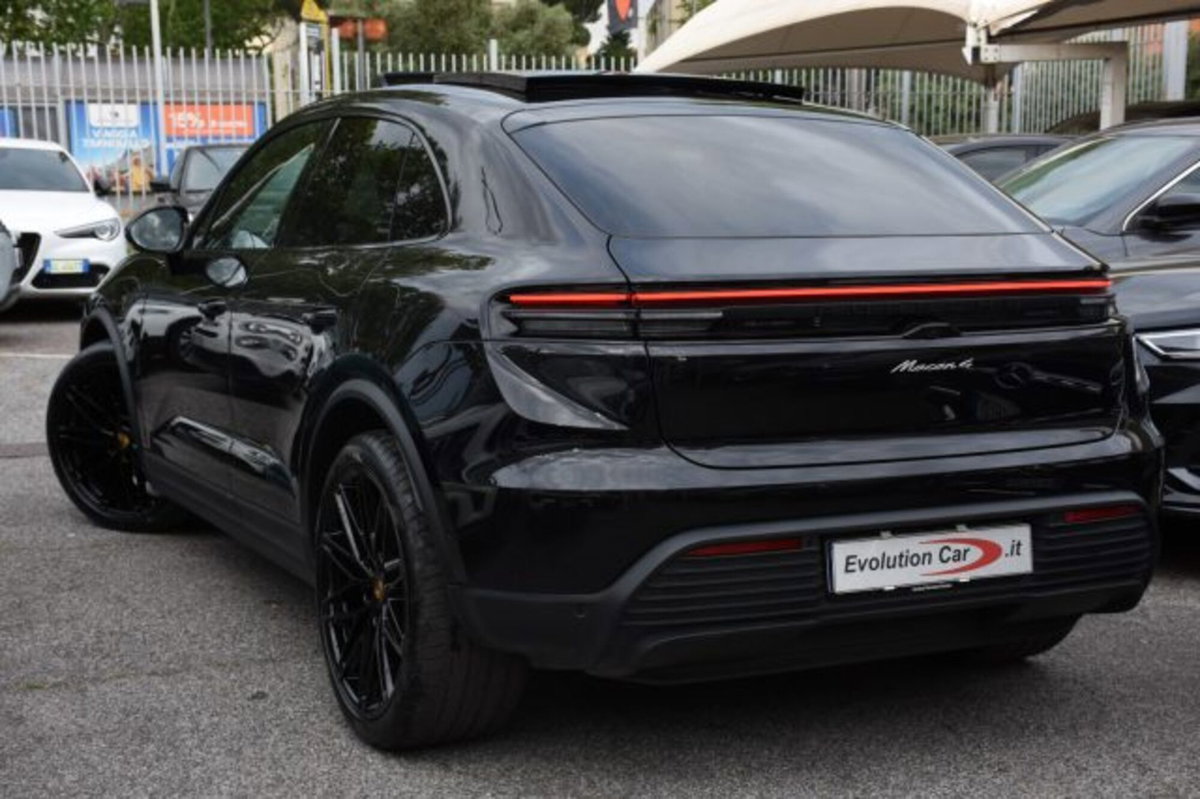 Porsche Macan 4 (4)