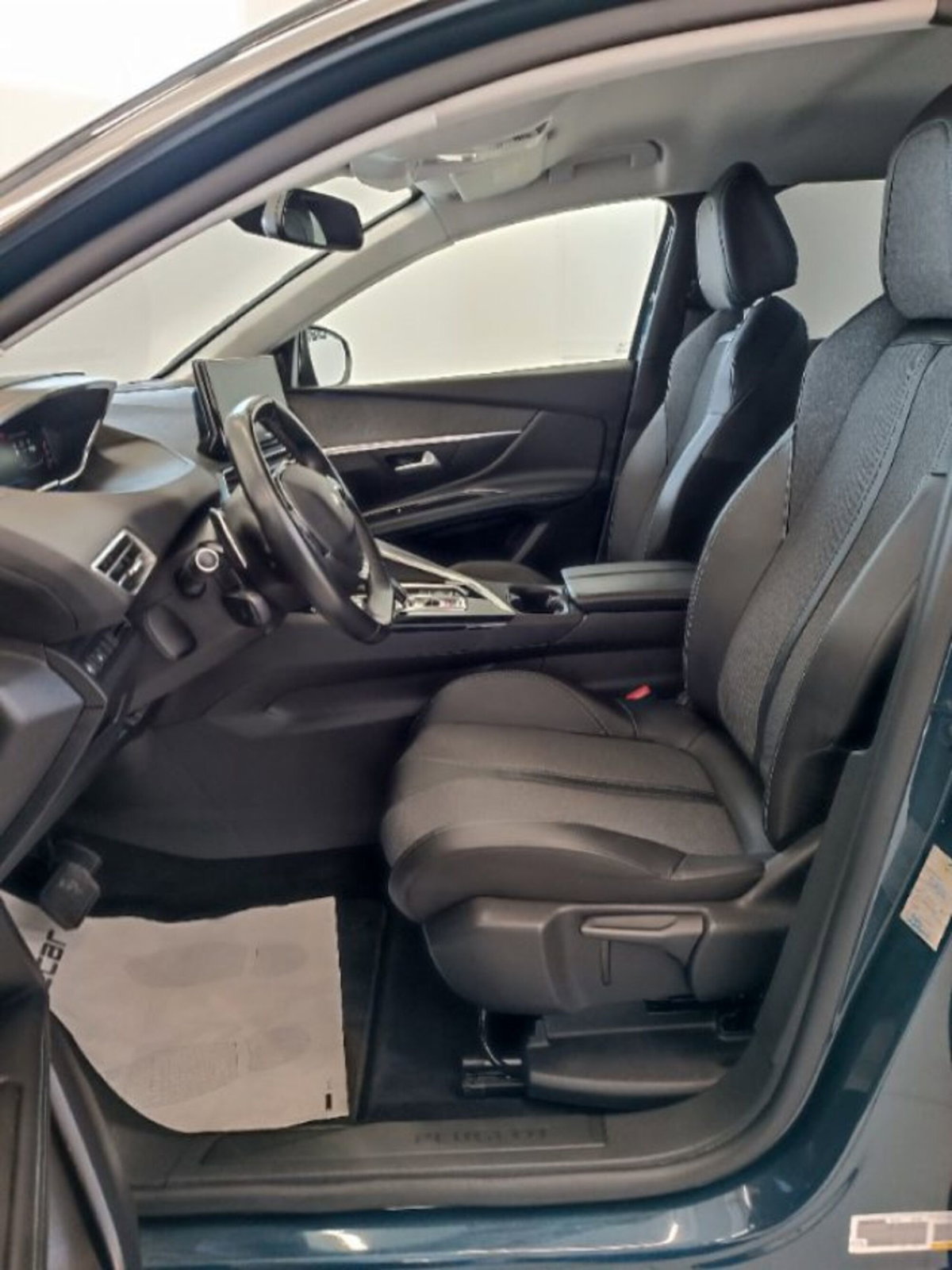 Peugeot 3008 BlueHDi 130 S&S EAT8 Active Pack (13)