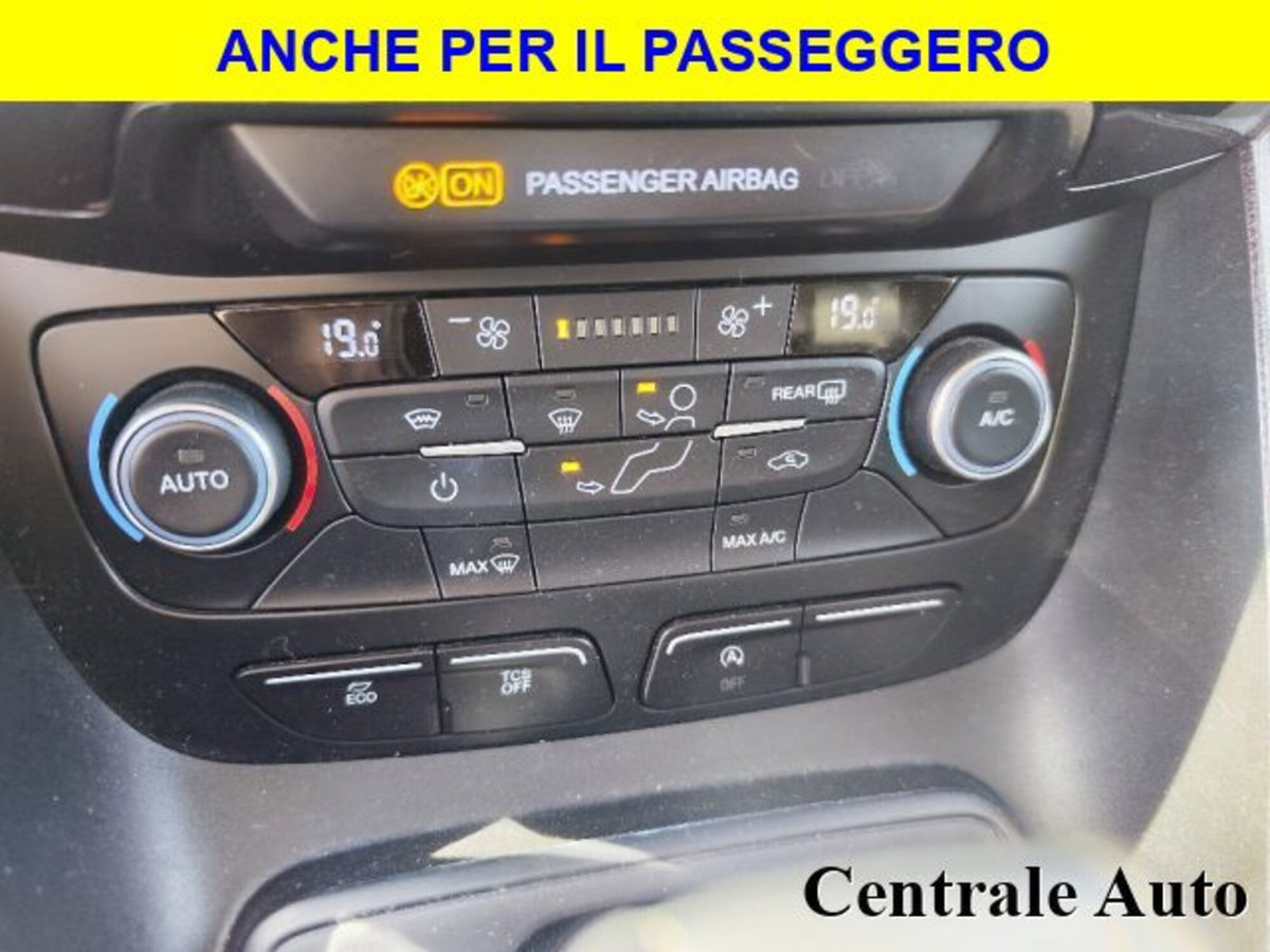 Ford Tourneo Connect 1.5 TDCi 120 CV Powershift Titanium (14)