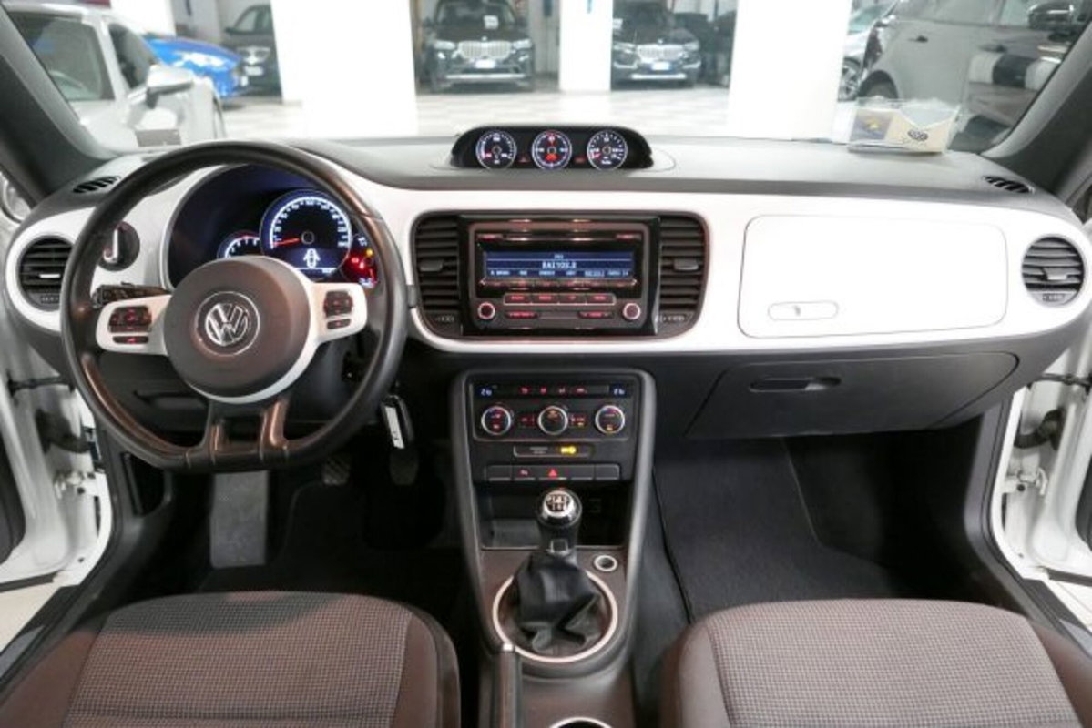 Volkswagen Maggiolino 1.2 TSI Design (6)