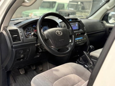 Toyota Land Cruiser V8 V8 4.5 D4-D 7 posti (10)