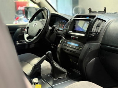 Toyota Land Cruiser V8 V8 4.5 D4-D 7 posti (13)