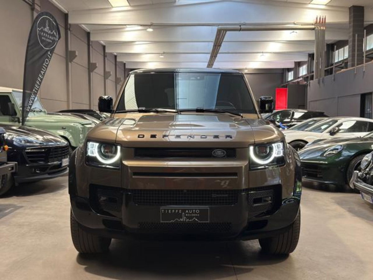 Land Rover Defender 110 3.0 l6 400 CV AWD Auto X-Dynamic S (2)