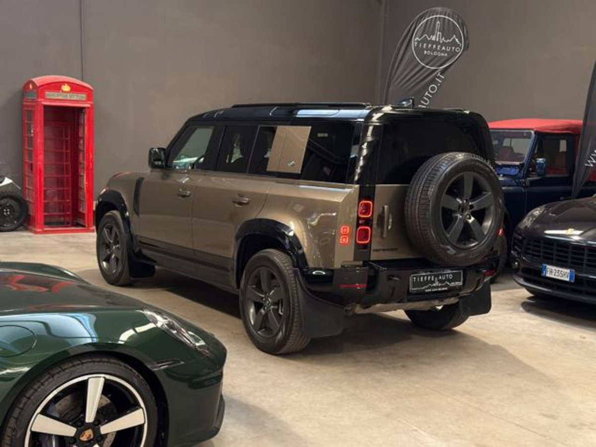 Land Rover Defender 110 3.0 l6 400 CV AWD Auto X-Dynamic S (6)