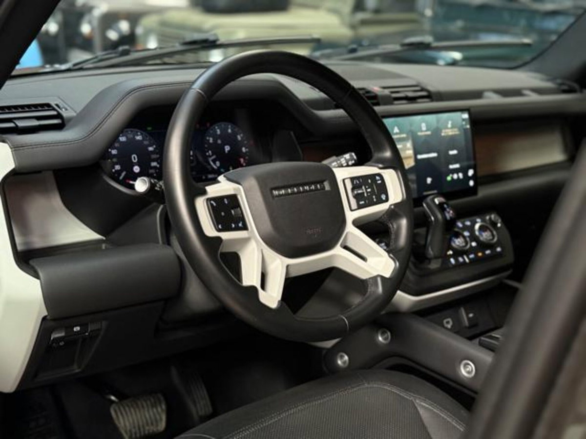 Land Rover Defender 110 3.0 l6 400 CV AWD Auto X-Dynamic S (7)