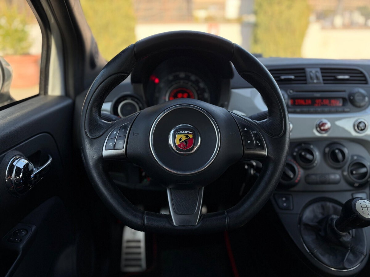Abarth 500 1.4 Turbo T-Jet Custom (10)