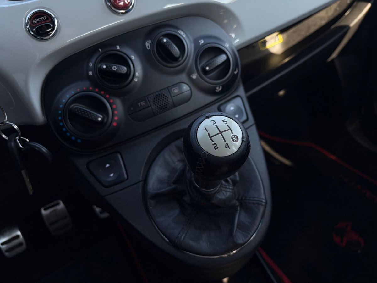 Abarth 500 1.4 Turbo T-Jet Custom (12)