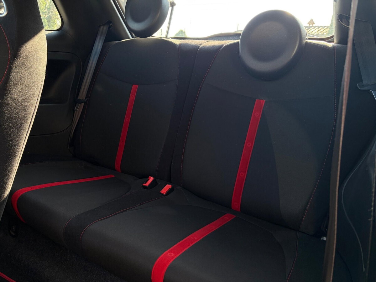 Abarth 500 1.4 Turbo T-Jet Custom (15)