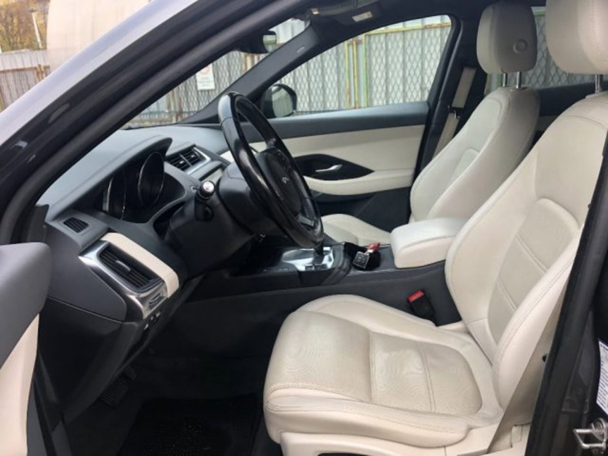 Jaguar E-Pace 2.0D 150 CV AWD aut. S (10)