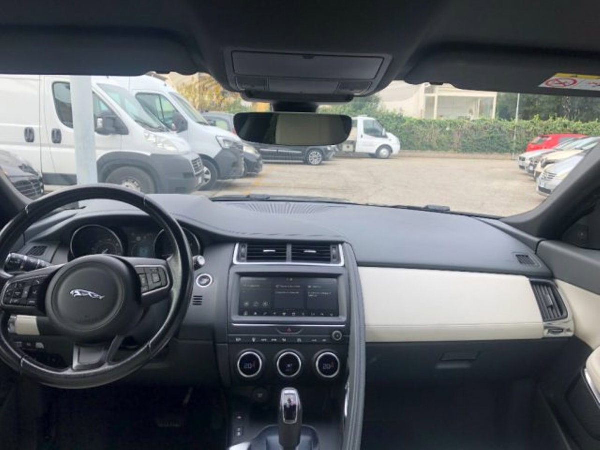 Jaguar E-Pace 2.0D 150 CV AWD aut. S (11)