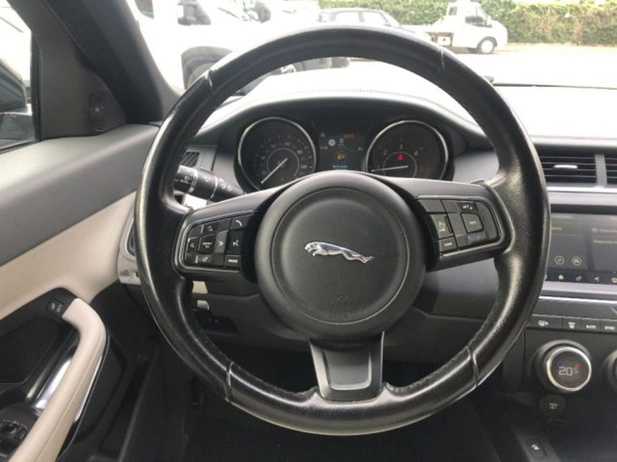Jaguar E-Pace 2.0D 150 CV AWD aut. S (12)