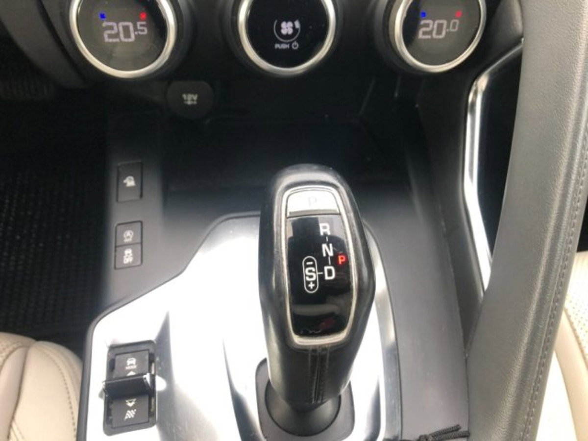 Jaguar E-Pace 2.0D 150 CV AWD aut. S (13)