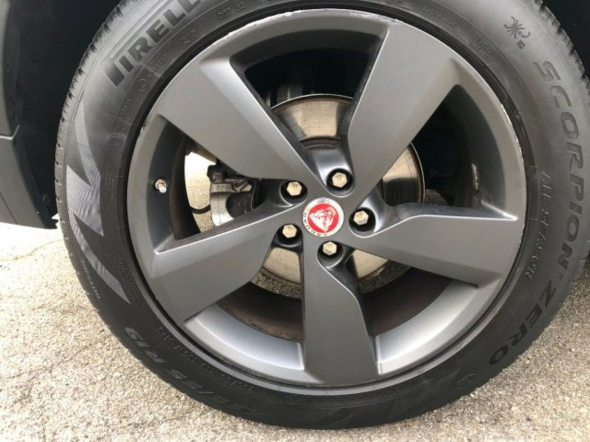 Jaguar E-Pace 2.0D 150 CV AWD aut. S (8)