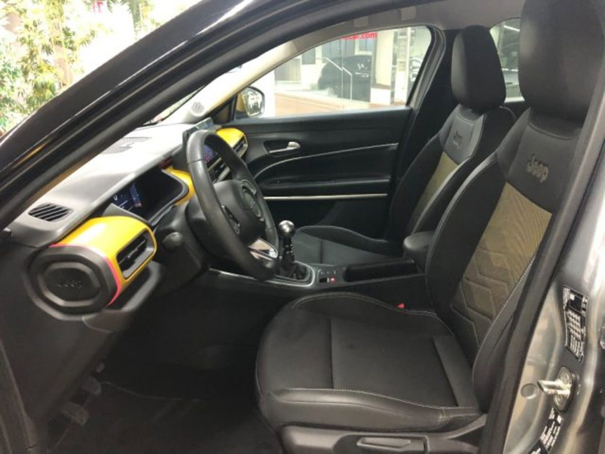Jeep Avenger 1.2 turbo Summit fwd 100cv (12)