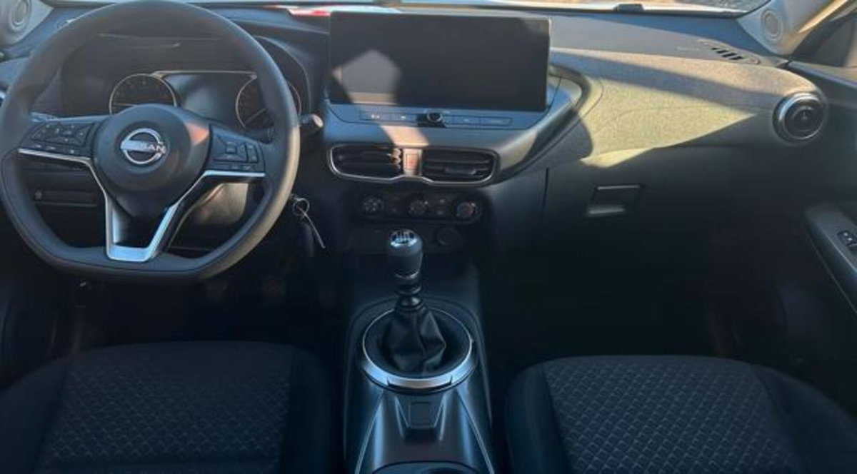 Nissan Juke 1.0 dig-t Acenta 114cv (3)