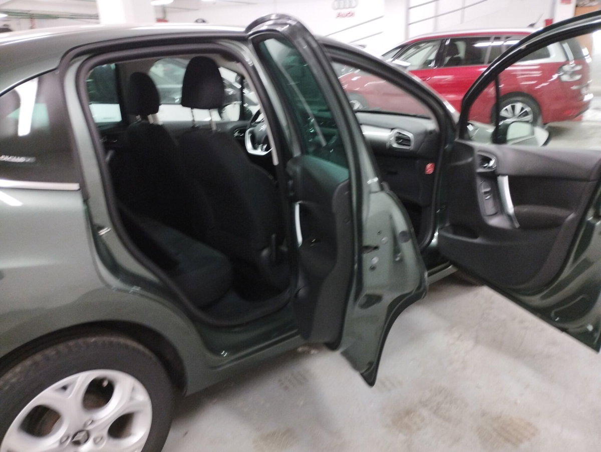 Citroen C3 1.4 HDi 70 Exclusive (9)