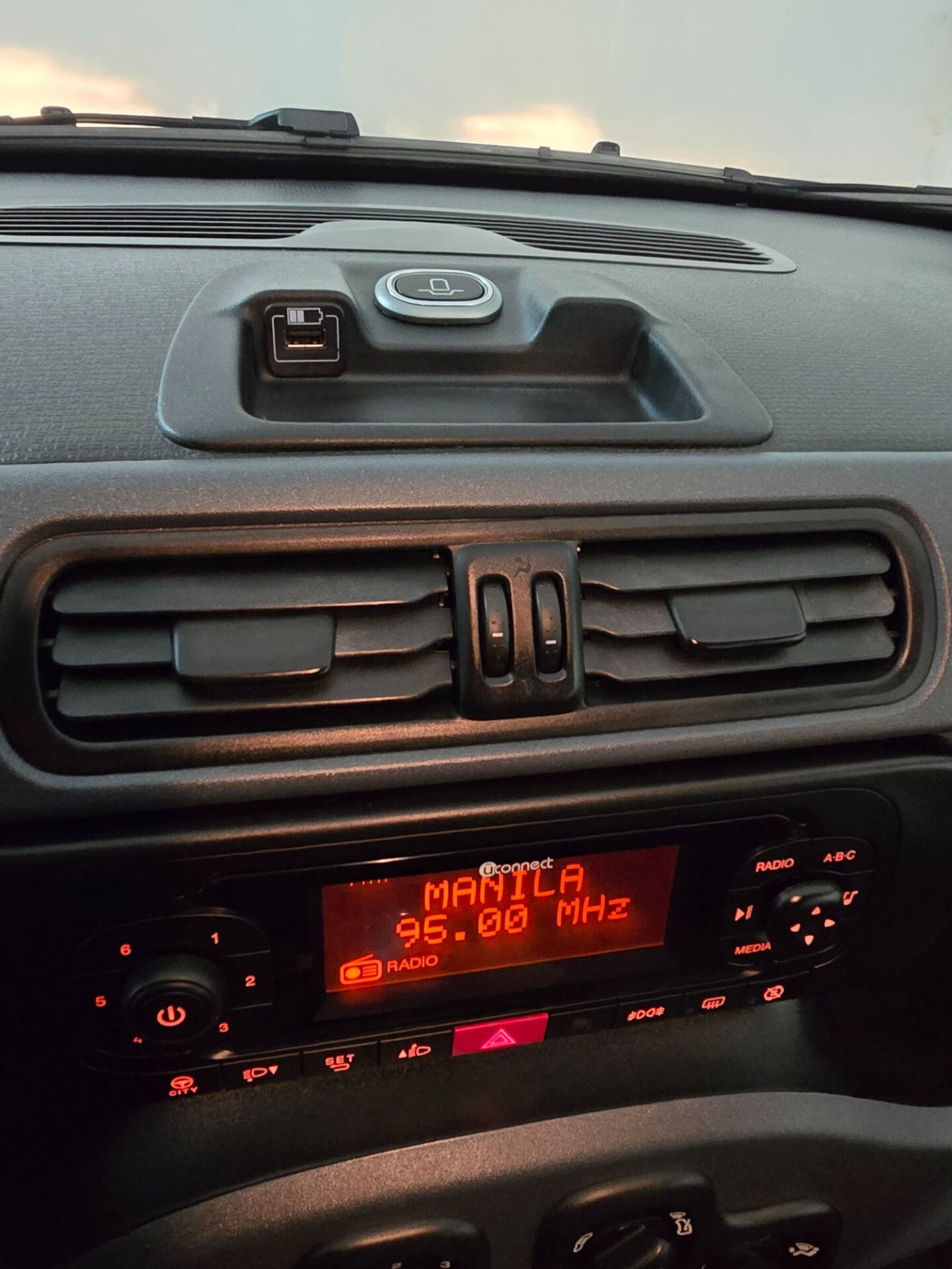 Fiat Panda 1.3 MJT 95 CV S&S 4x4 (13)