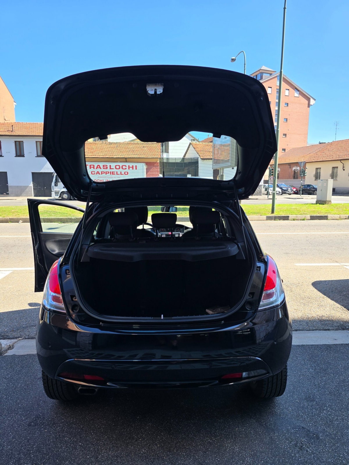 Lancia Ypsilon 1.2 69 CV 5 porte Gold (16)