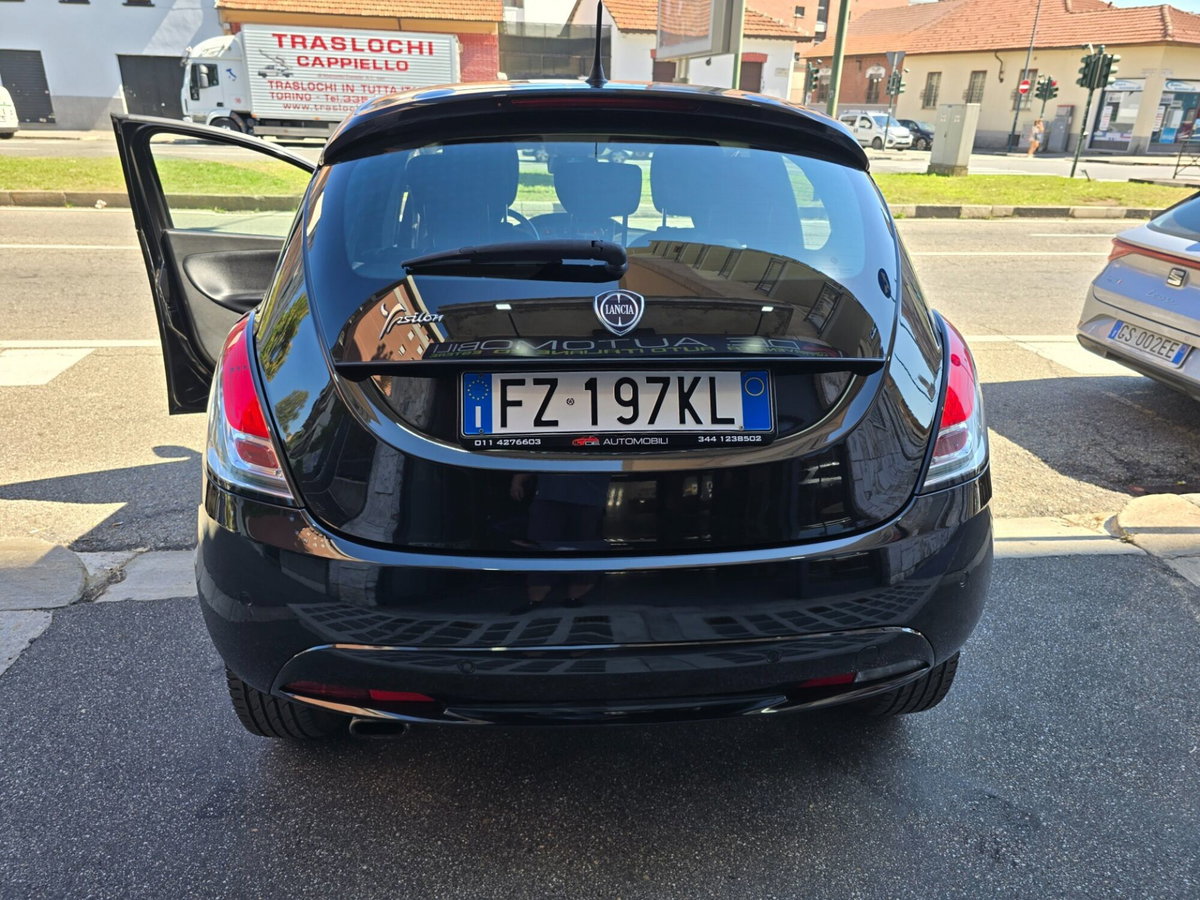 Lancia Ypsilon 1.2 69 CV 5 porte Gold (3)